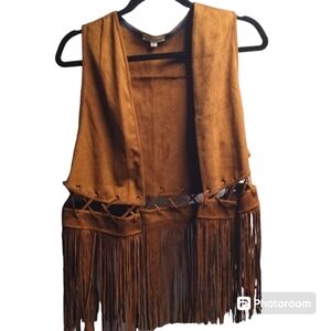 Women's Coco & Jameson fringe faux suede vest  size small new without tags
